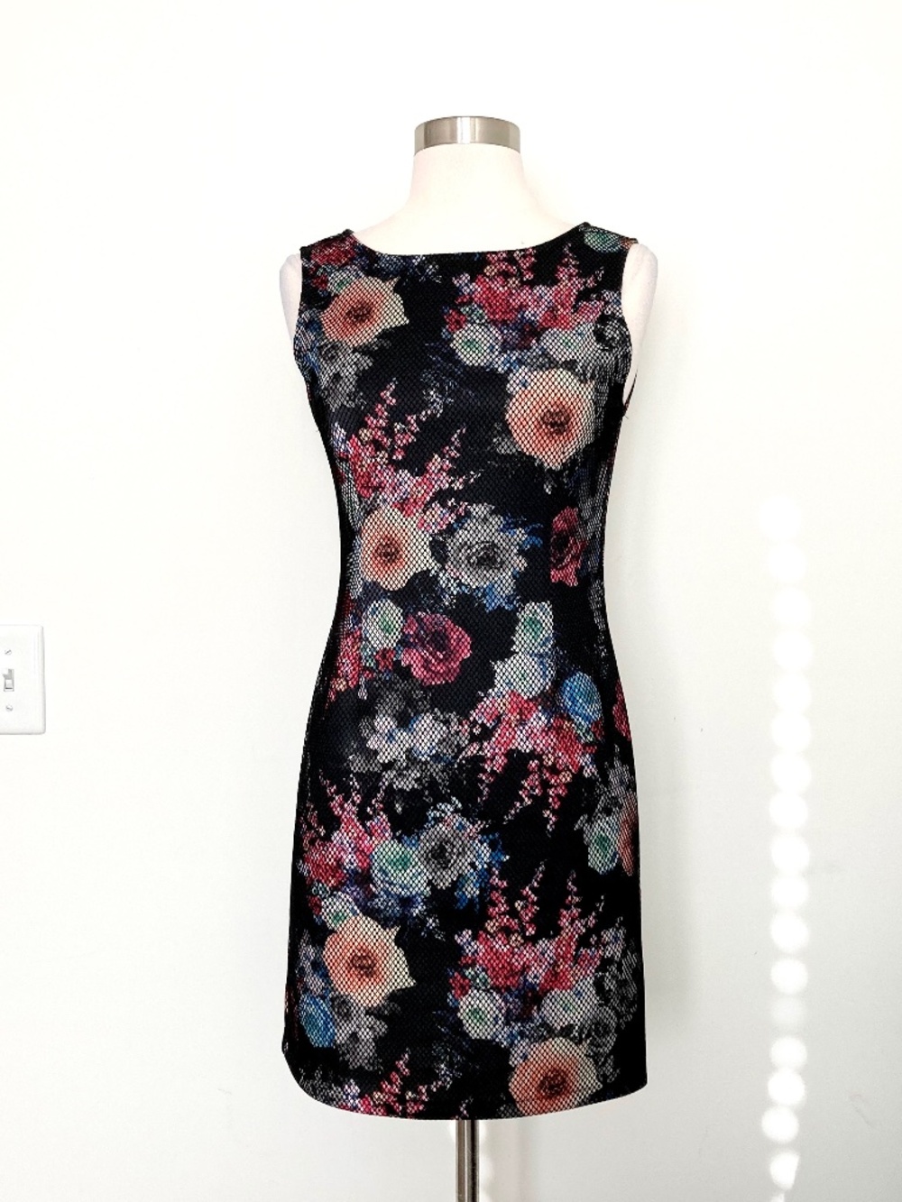 Saks Mesh-Overlay Floral Sleeveless Bodycon Sheath Dress LBD Cocktail Black Pink